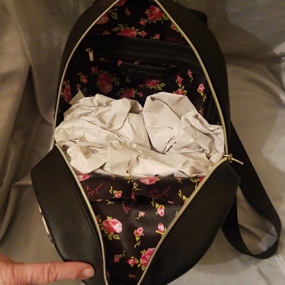 Hold Betsey johnson ⭐bckpck cheetah velveteen NWT - Picture 6 of 6